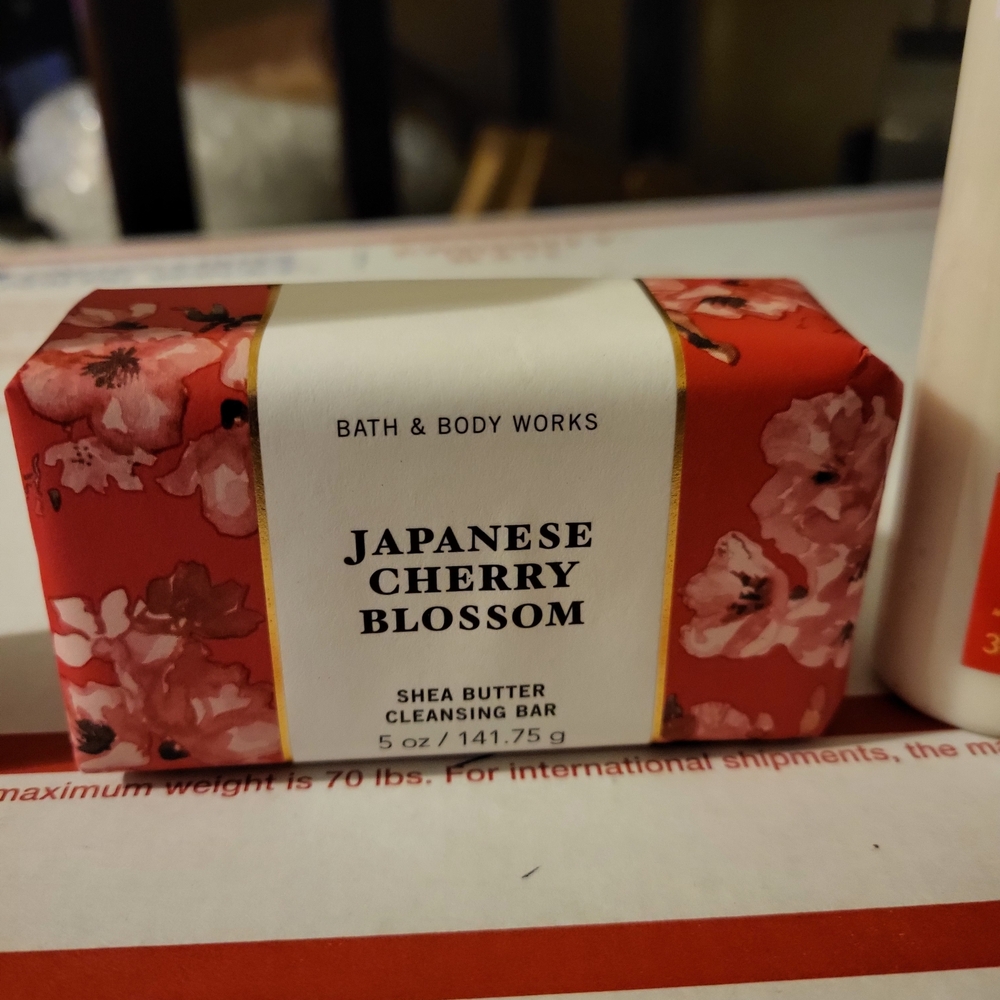 3ct Bath & Body Works Travel Size Japanese Cherry Blossom Set - Picture 3 of 7